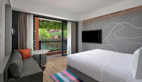 Aloft Pool View, 1 King Bed (maximum capacity 3 adults)