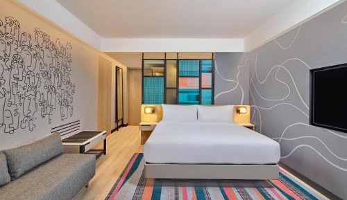 Aloft Room, 1 King Bed (maximum capacity 3 adults)