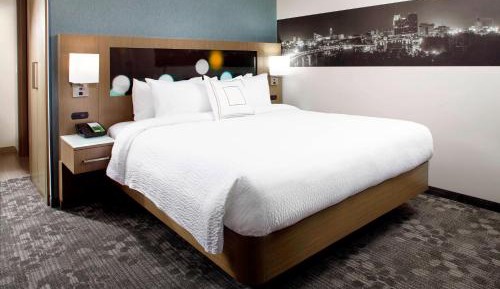 King Room with Sofa Bed - Hearing Accessible