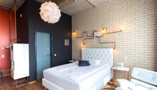 Business Queen Room with view