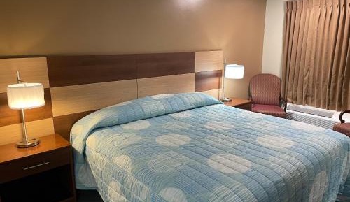 Deluxe King Suite