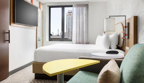 Studio King Room with City View