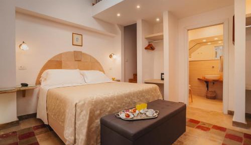 Deluxe Double or Twin Room with Spa Bath