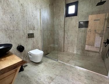 Deluxe Room (2 Adults + 1 Child)