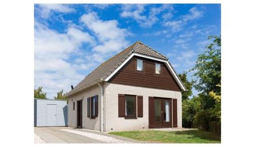 Three-Bedroom Holiday Home 