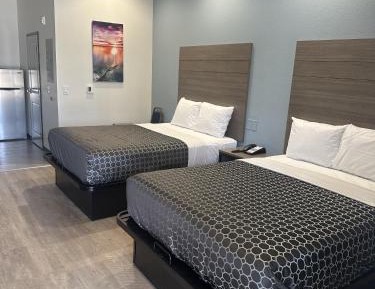 Deluxe Queen Room