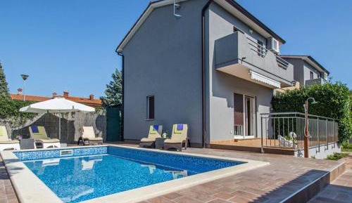 Six-Bedroom Holiday Home