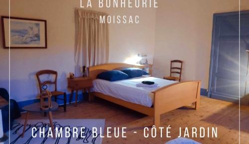 Basic Triple Room with Shared Bathroom