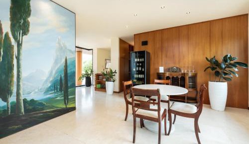 Apartment with Pool View 