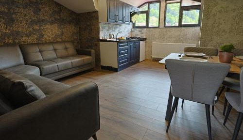 Two-Bedroom Deluxe Apartment with Garden View