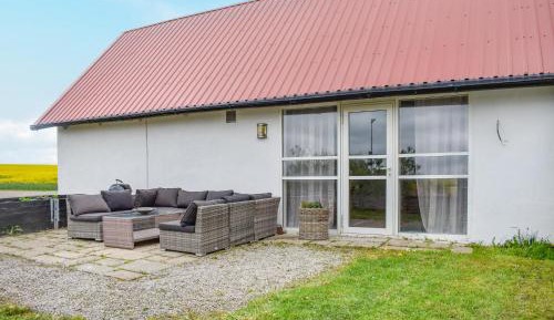 One-Bedroom Holiday Home