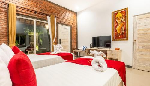 Double or Twin Room with Mountain View