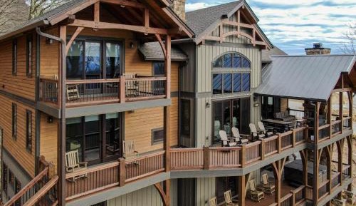 Seven-Bedroom Holiday Home
