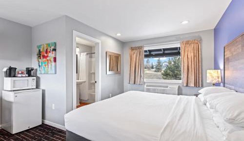 Standard Queen Room