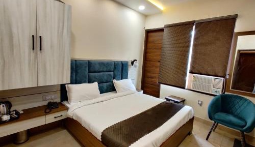 Double Room with Balcony (2 Adults + 1 Child)
