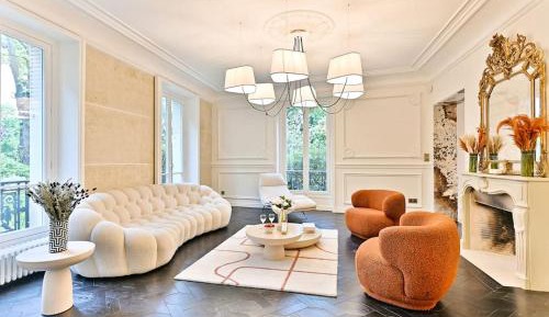 Four-Bedroom Luxury Apartment