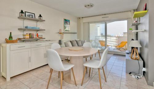 Superior One-Bedroom Apartment with Balcony