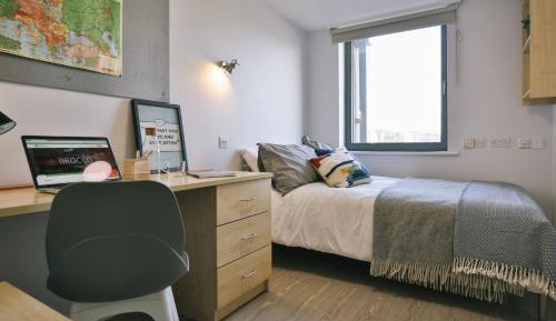 Single Room with Private Bathroom