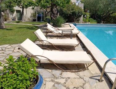 Queen Room with Pool View