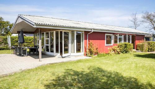 Four-Bedroom Holiday Home