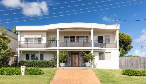 Four-Bedroom Deluxe Home - Oceanfront
