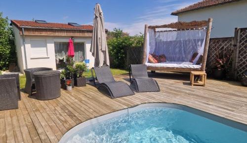 Queen Room with Pool View