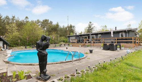 Four-Bedroom Holiday Home