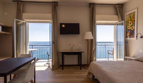 Studio with Sea View