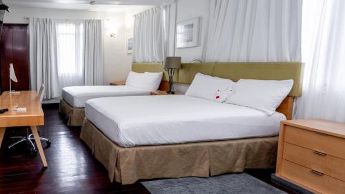 Standard Queen Room