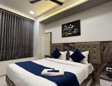 Deluxe King Suite
