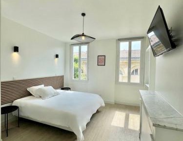 Deluxe Double Room with Shower