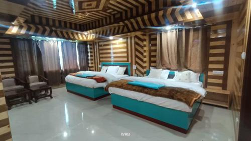 Family Room with Mountain View