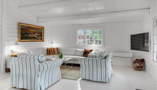 Three-Bedroom Holiday Home 