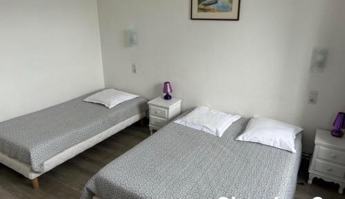 Deluxe Room (2 Adults + 1 Child)