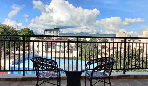 Two-Bedroom Apartment with Mountain View