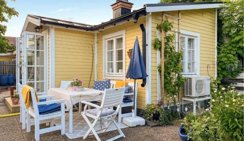 One-Bedroom Holiday Home