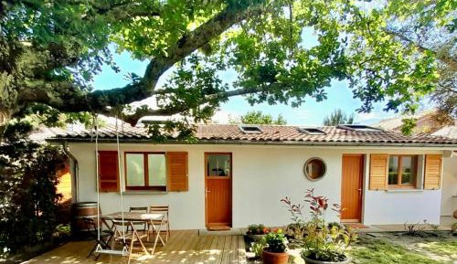 One-Bedroom Apartment with Garden