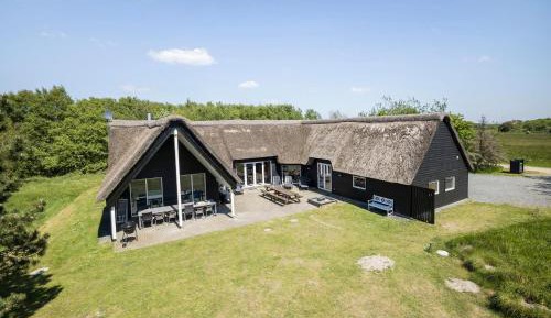 Ten-Bedroom Holiday Home