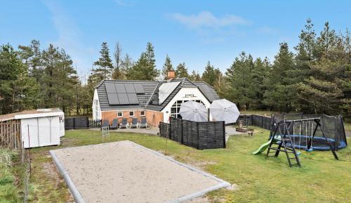 Four-Bedroom Holiday Home