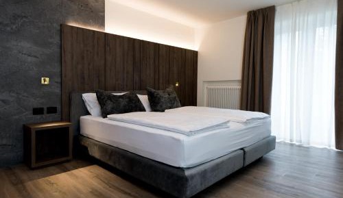 Suite with Mountain View