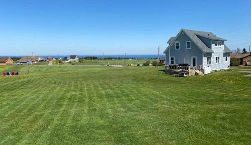 Three-Bedroom Holiday Home 