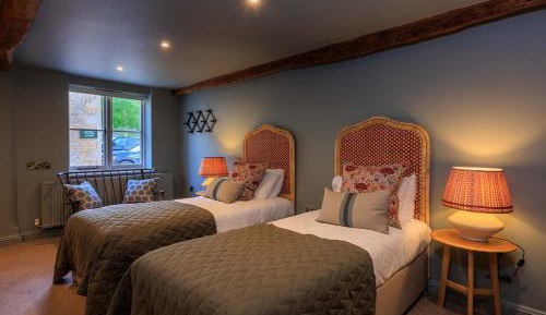 Twin Room with Private Bathroom