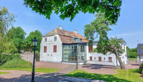 Five-Bedroom Holiday Home