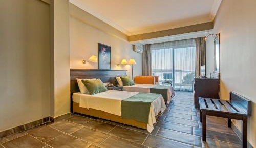 Triple Room with Sea View