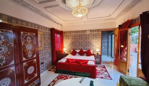 Deluxe Double or Twin Room with Mountain View