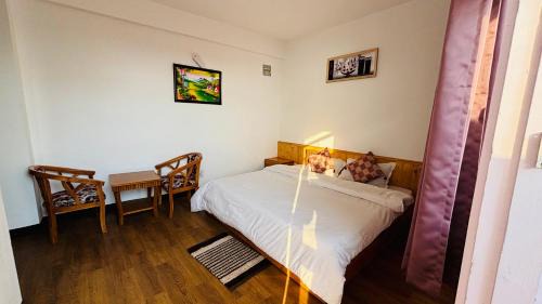 Deluxe Double Room (2 Adults + 1 Child)