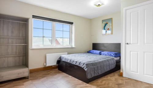 Deluxe Double Room (2 Adults + 1 Child)