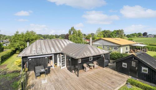 Three-Bedroom Holiday Home 