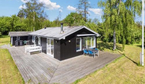 Three-Bedroom Holiday Home 