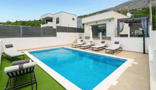 Two-Bedroom Holiday Home